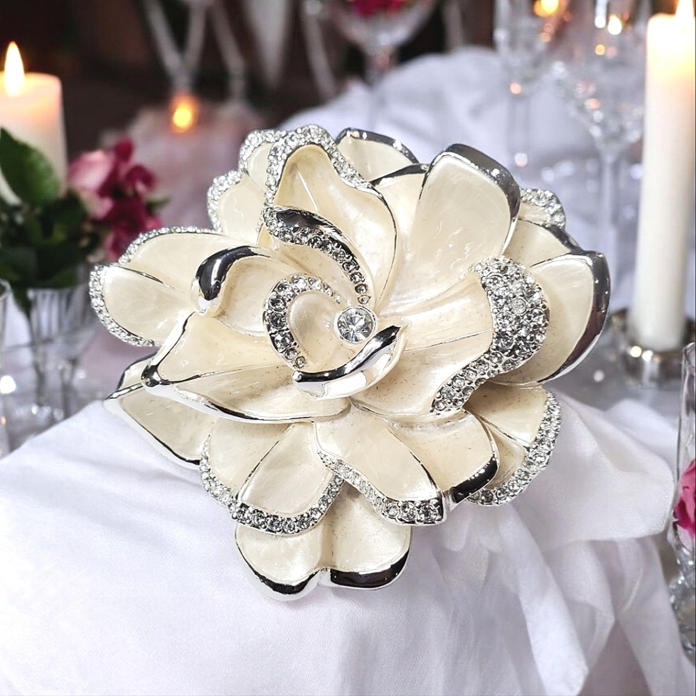 JOAN RIVERS Limited Edition Gardenia Rhodium Pave Crystal Flower Brooch - Picture 1 of 5
